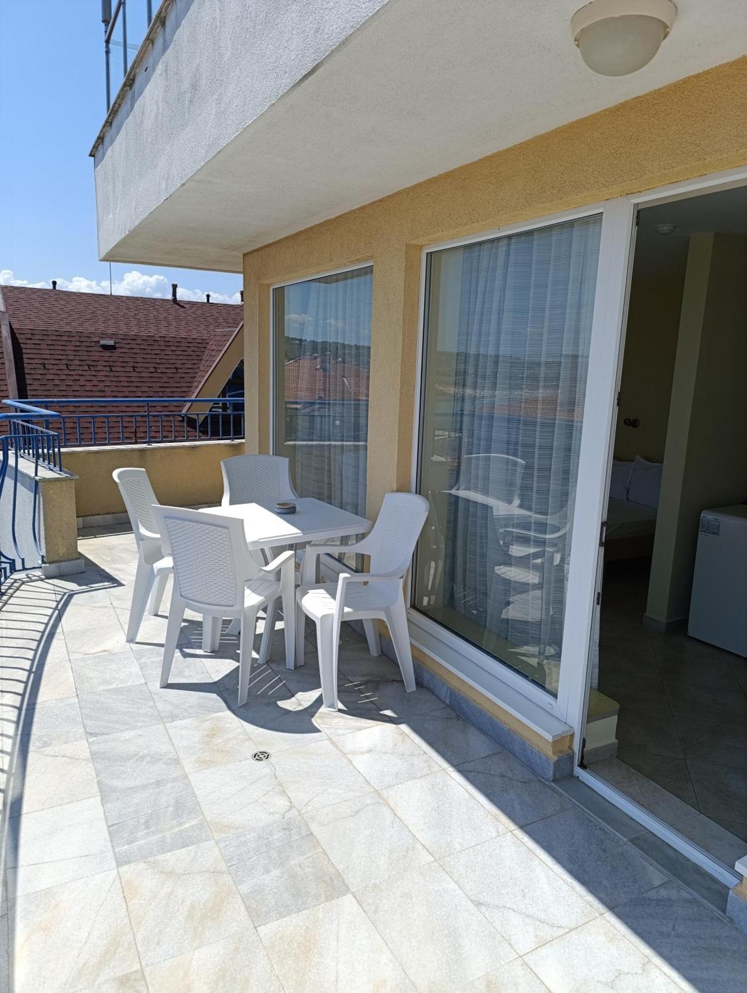 Семеен Хотел Бриз Sozopol Exterior foto