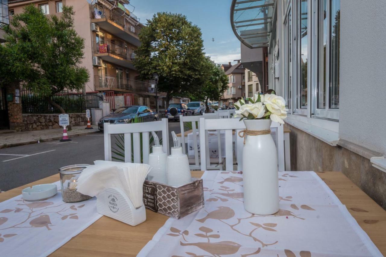 Семеен Хотел Бриз Sozopol Exterior foto