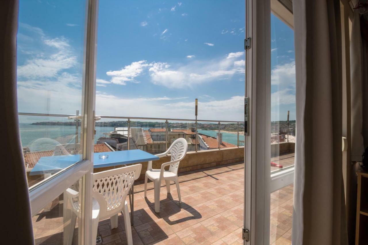 Семеен Хотел Бриз Sozopol Exterior foto